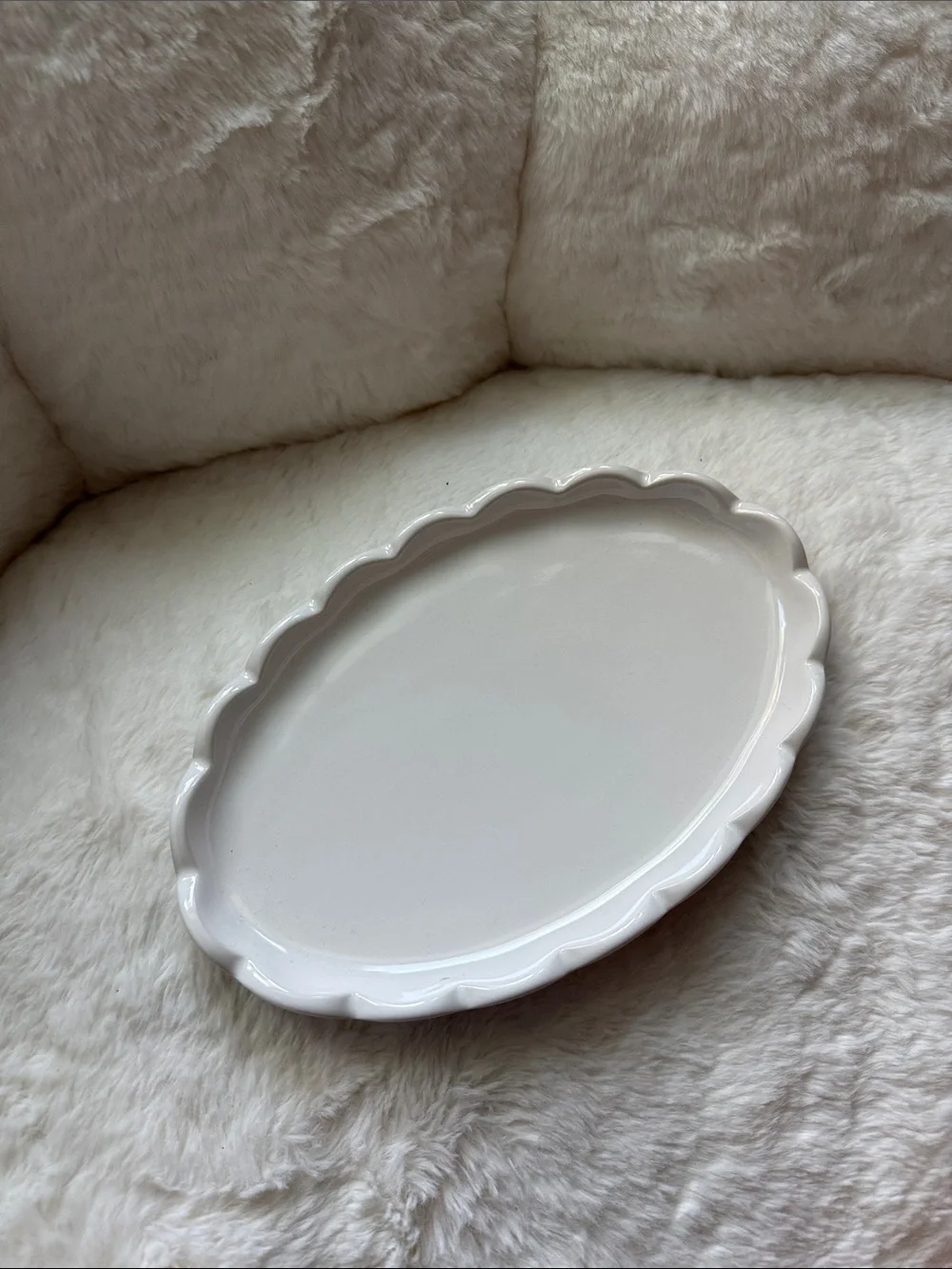Scalloped Ceramic Tray white ivory bath tray
